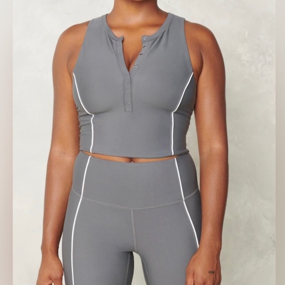 Abercrombie & Fitch YPB SculptLUX Set of Henley Tank + 7/8 Leggings - Gray S - Picture 4 of 9